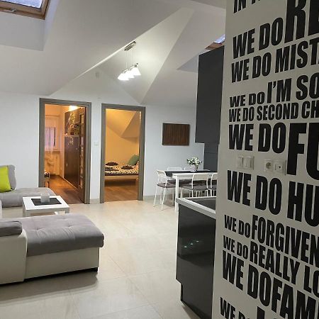 Apartament Rodzinny Ostrowiec Sw Ostrowiec Świętokrzyski エクステリア 写真