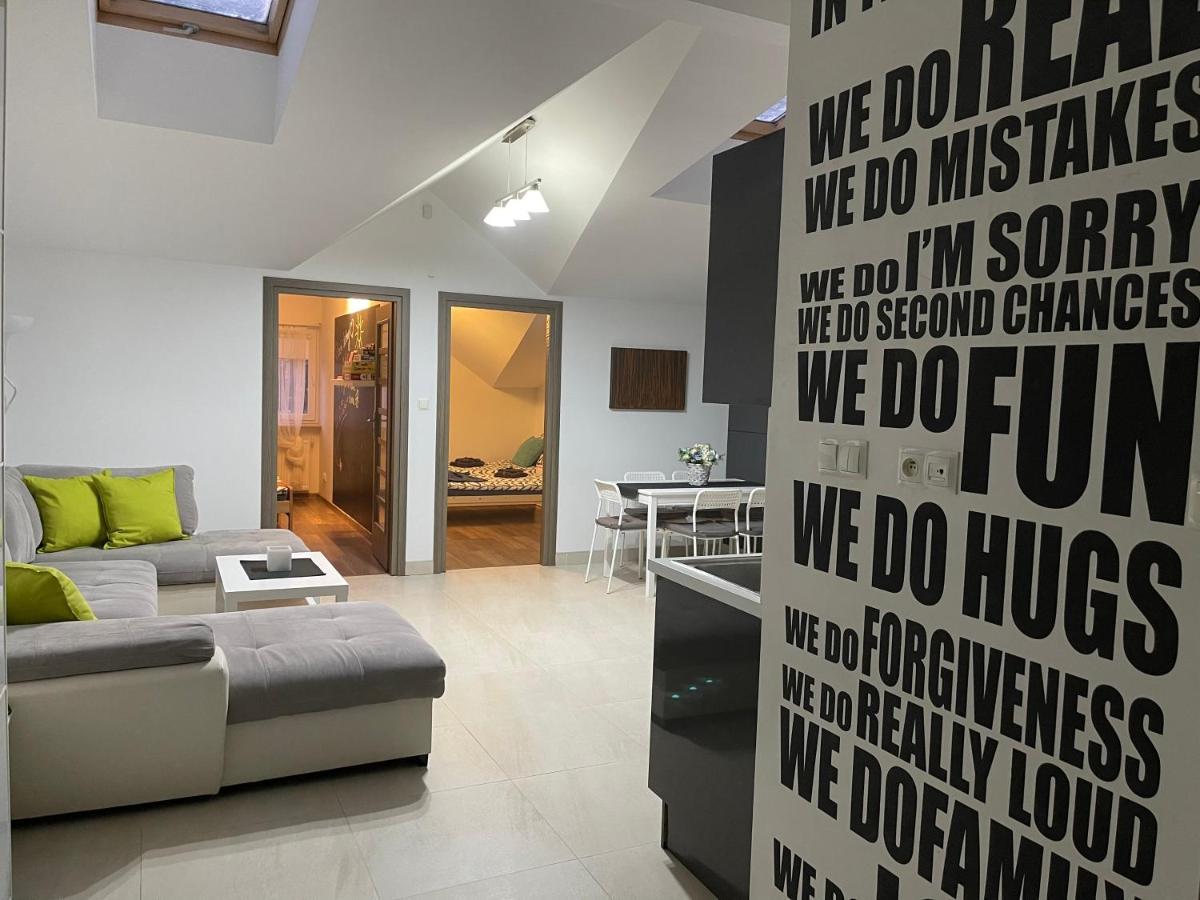 Apartament Rodzinny Ostrowiec Sw Ostrowiec Świętokrzyski エクステリア 写真