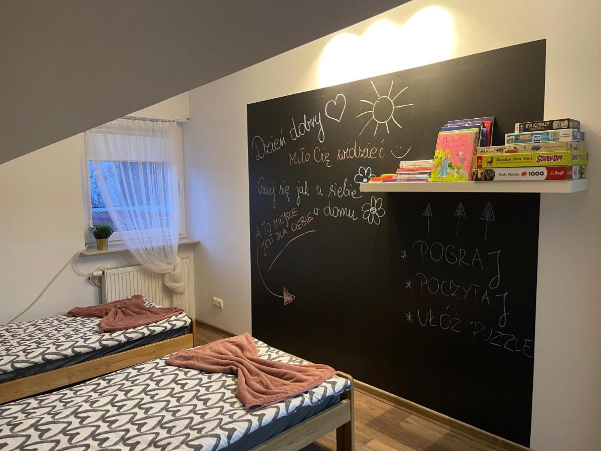 Apartament Rodzinny Ostrowiec Sw Ostrowiec Świętokrzyski エクステリア 写真