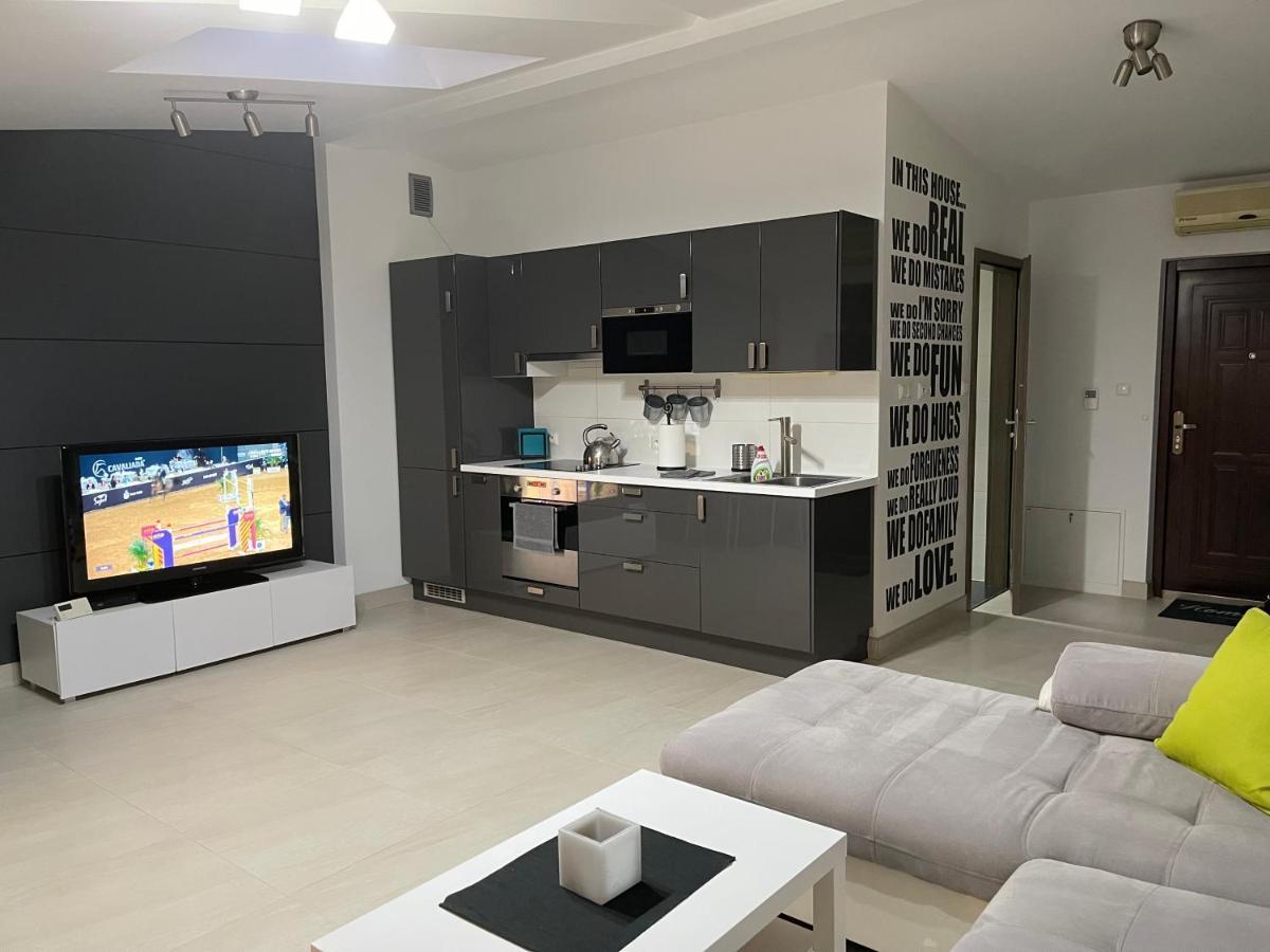 Apartament Rodzinny Ostrowiec Sw Ostrowiec Świętokrzyski エクステリア 写真